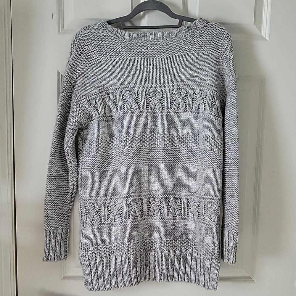 American Eagle Outfitters Light Gray Knit Sweater – Women’s Medium - Picture 3 of 11
